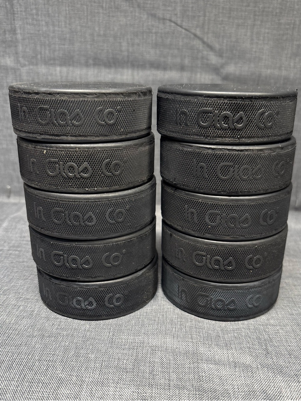 Hockey Pucks, Lot Of 10-New, Vintage,OFFICIAL NHL, In Glas Co. Made In Slovakia
